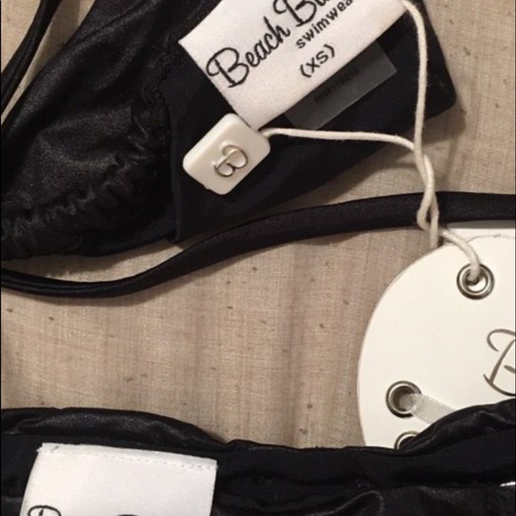 Beach bunny bikini - Picture 3 of 4